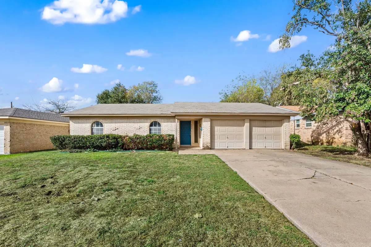 6624 Vega Drive, Fort Worth, TX 76133 - Image #1