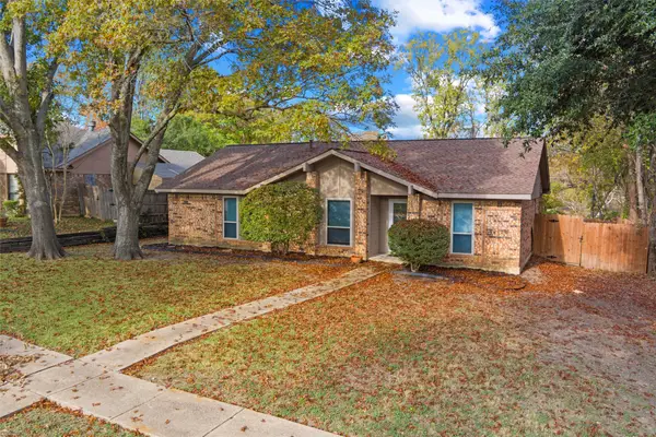 425 Country View Lane, Garland, TX 75043