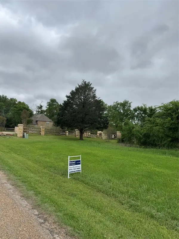 212 Splitrail Drive, Mabank, TX 75143