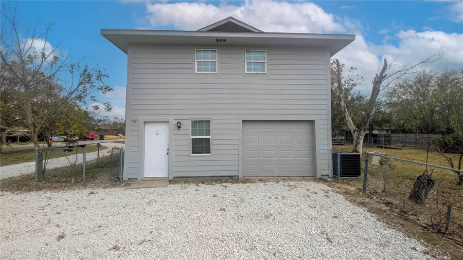 312 Lipscomb Street, Cleburne, TX 76031 - Image #2