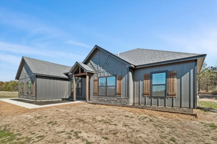 298 Greanead Road, Forestburg, TX 76239 - Image #3