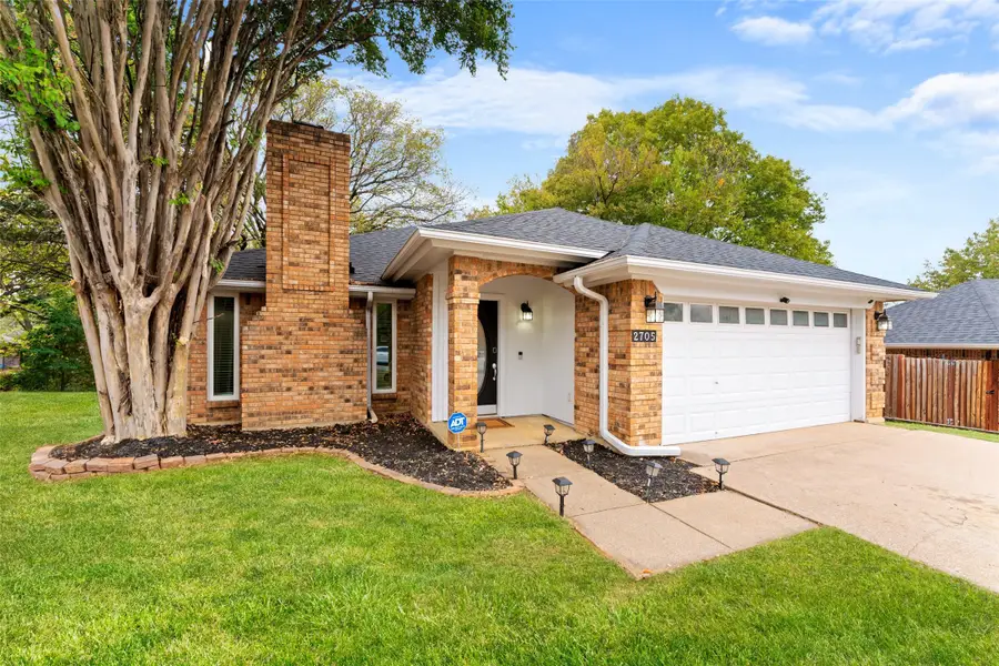 2705 Dover Gardens Drive, Arlington, TX 76017 - Image #2