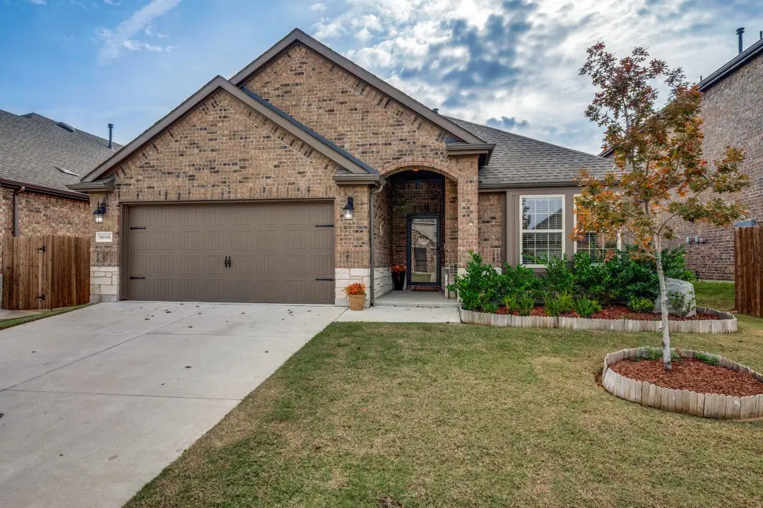 10516 Breezeway Drive, Aubrey, TX 76227 - Image #1