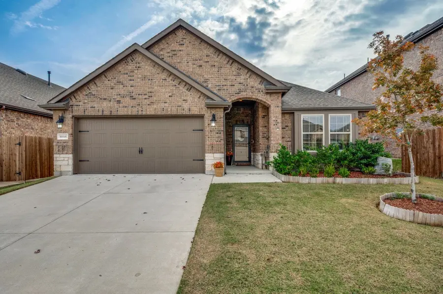 10516 Breezeway Drive, Aubrey, TX 76227 - Image #2