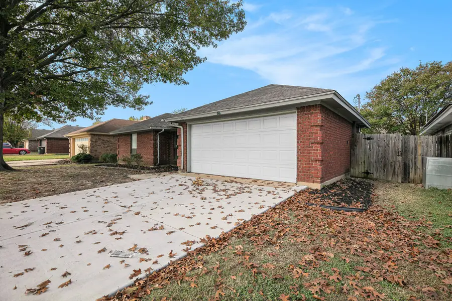 6410 Running Creek Drive, Arlington, TX 76001 - Image #3
