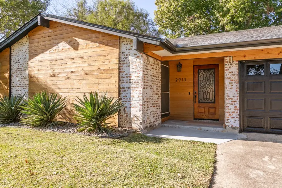 2913 Murphy Drive, Bedford, TX 76021 - Image #2