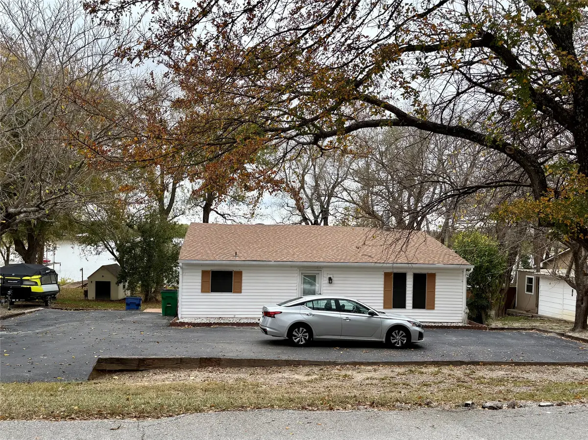 307 Lakewood Drive, Waxahachie, TX 75165 - Image #1