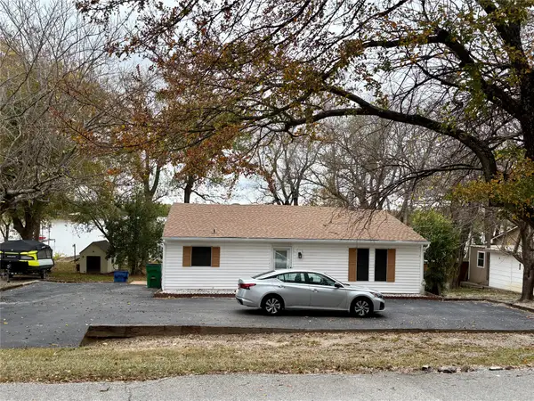 307 Lakewood Drive, Waxahachie, TX 75165