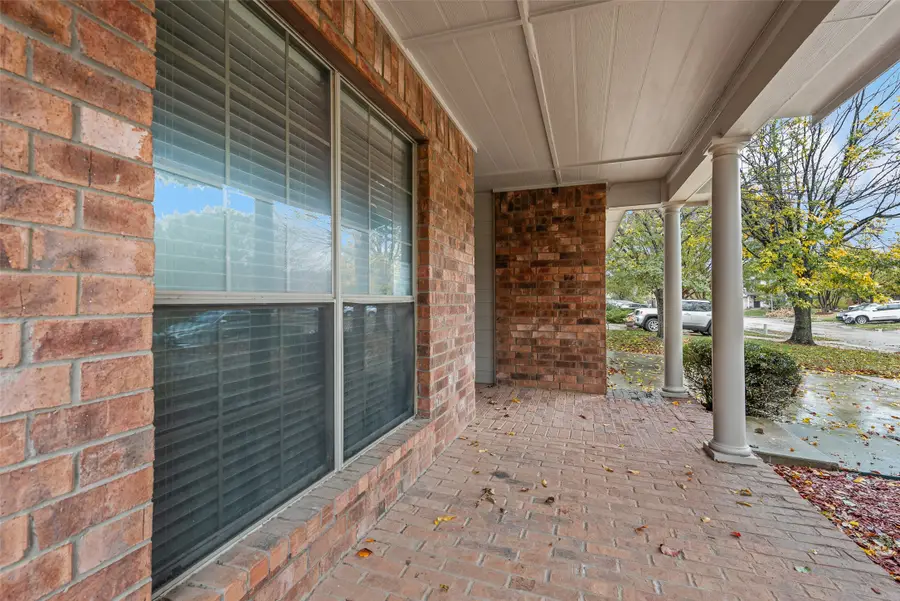 2875 Westover Drive, Grand Prairie, TX 75052 - Image #3