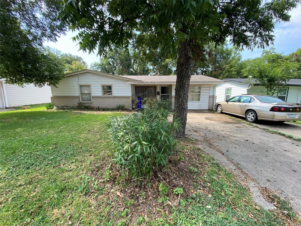 2638 Squire Place, Farmers Branch, TX 75234 - Image #1