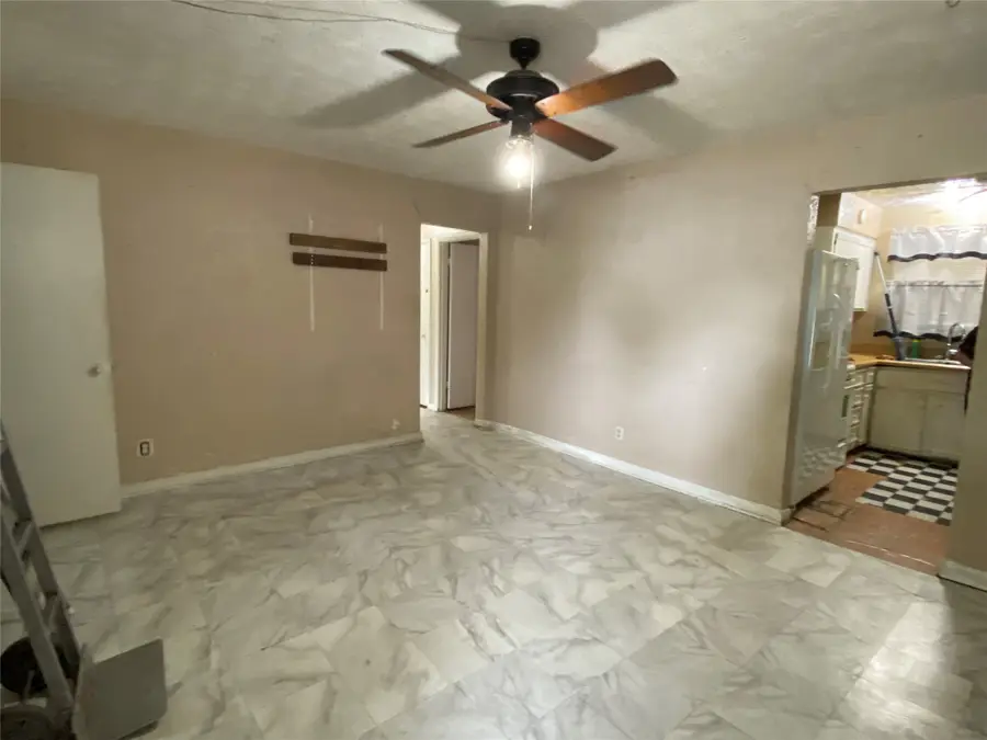 2638 Squire Place, Farmers Branch, TX 75234 - Image #3