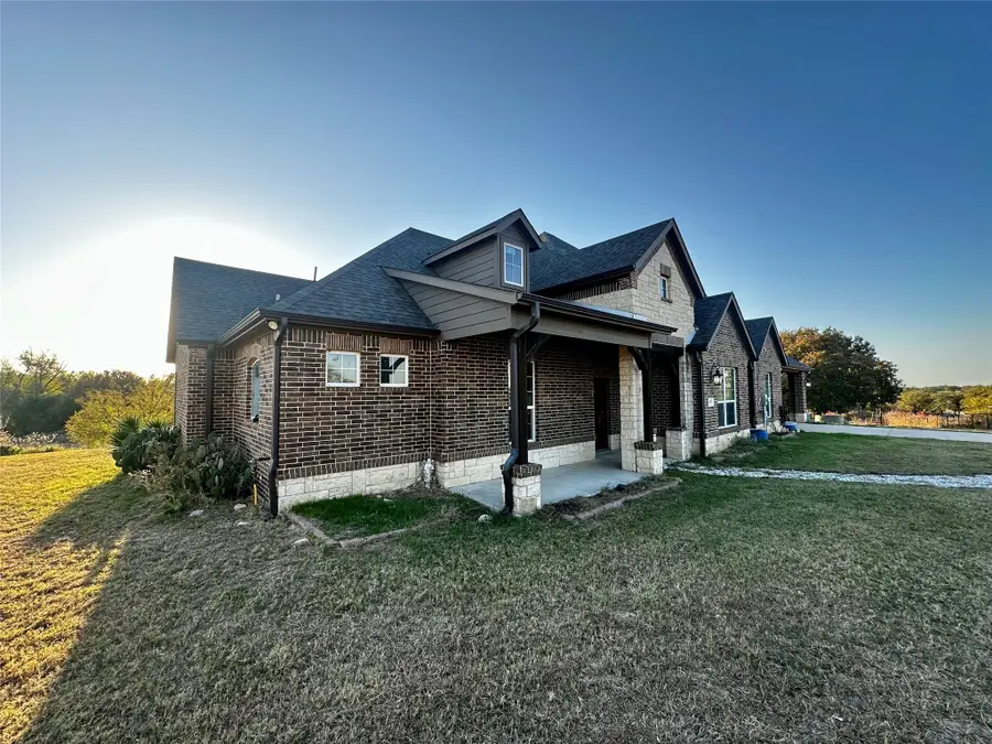 107 Rock Salt Court, Springtown, TX 76082 - Image #2