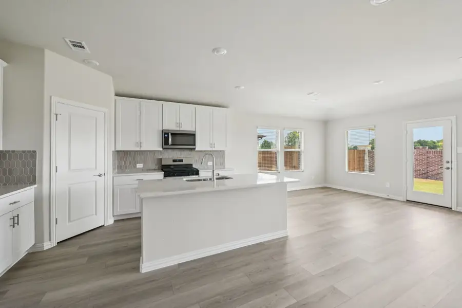 806 Woodford Way, McKinney, TX 75069 - Image #3