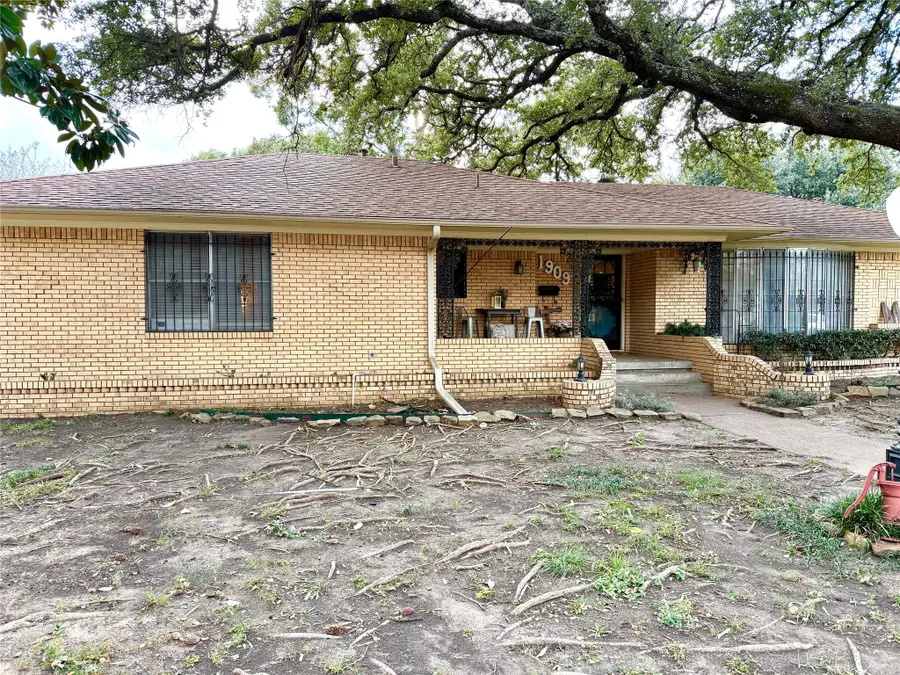 1909 Robin Lane, Garland, TX 75042 - Image #2