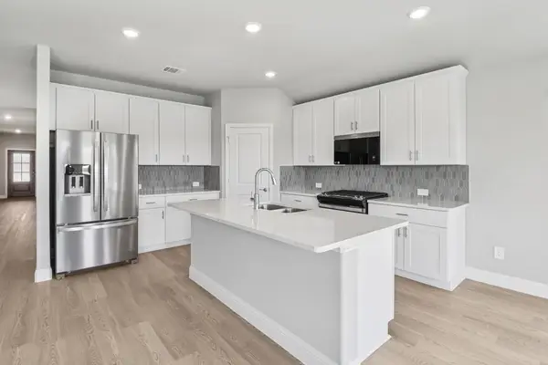 4008 Joe Pool Drive, Farmersville, TX 75442