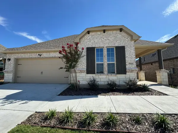 5924 Carmona Trail, Fort Worth, TX 76123