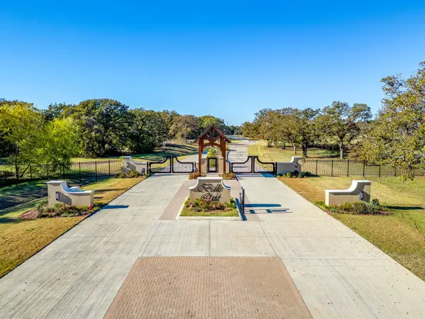 10112 Belle Oak Court, Burleson, TX 76028