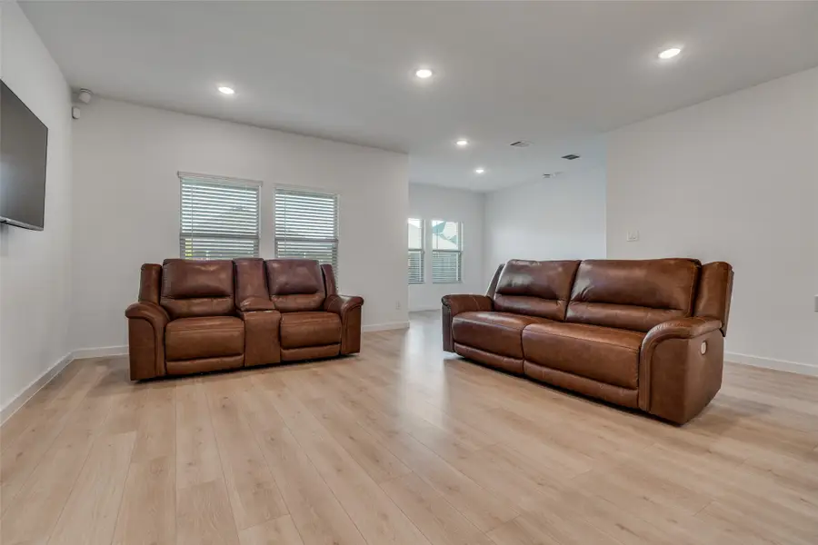 1225 Eagle Mountain Drive, Dallas, TX 75253 - Image #2