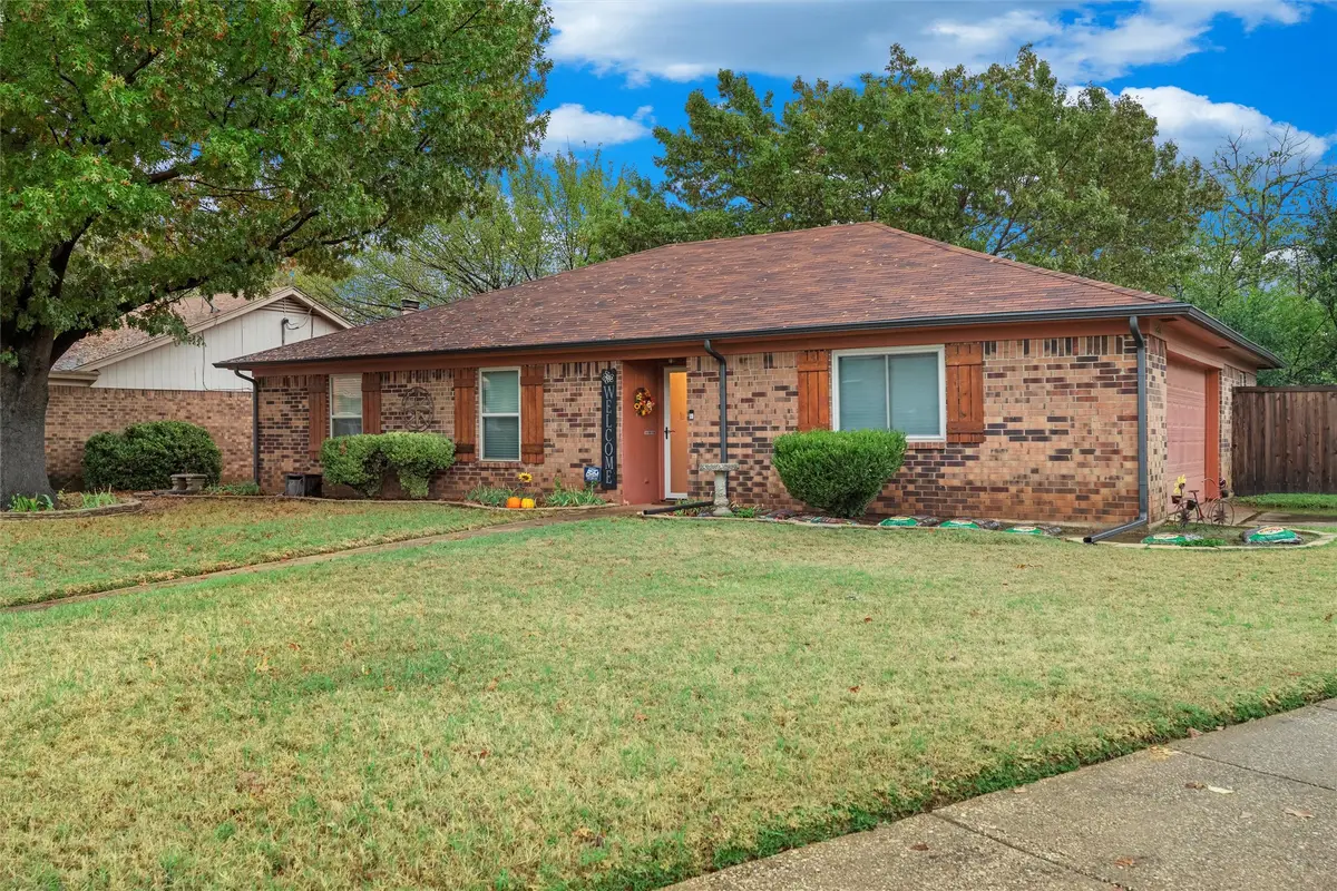 2325 Oakside Drive, Arlington, TX 76016 - Image #1