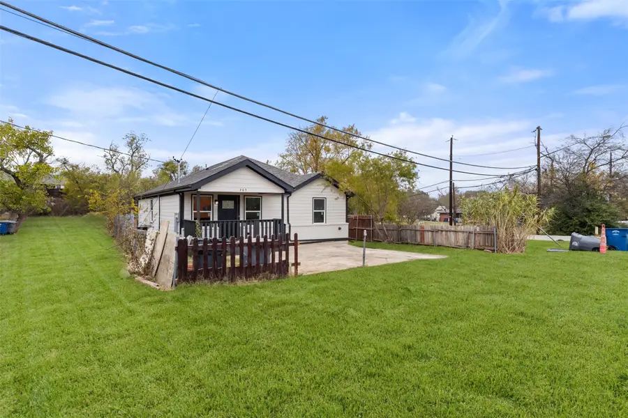 305 S Stillwell Boulevard, Dallas, TX 75211 - Image #3