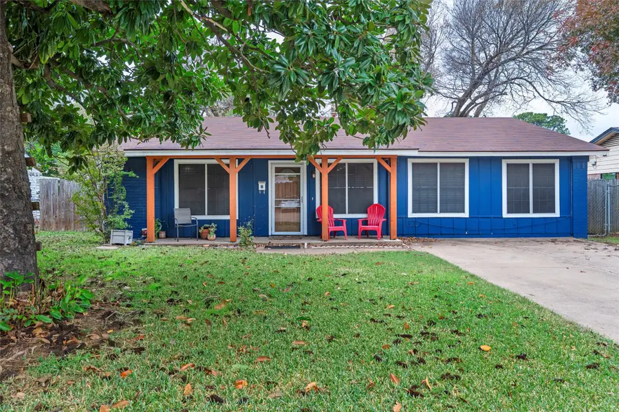 704 Clover Park Drive, Arlington, TX 76013 - Image #3