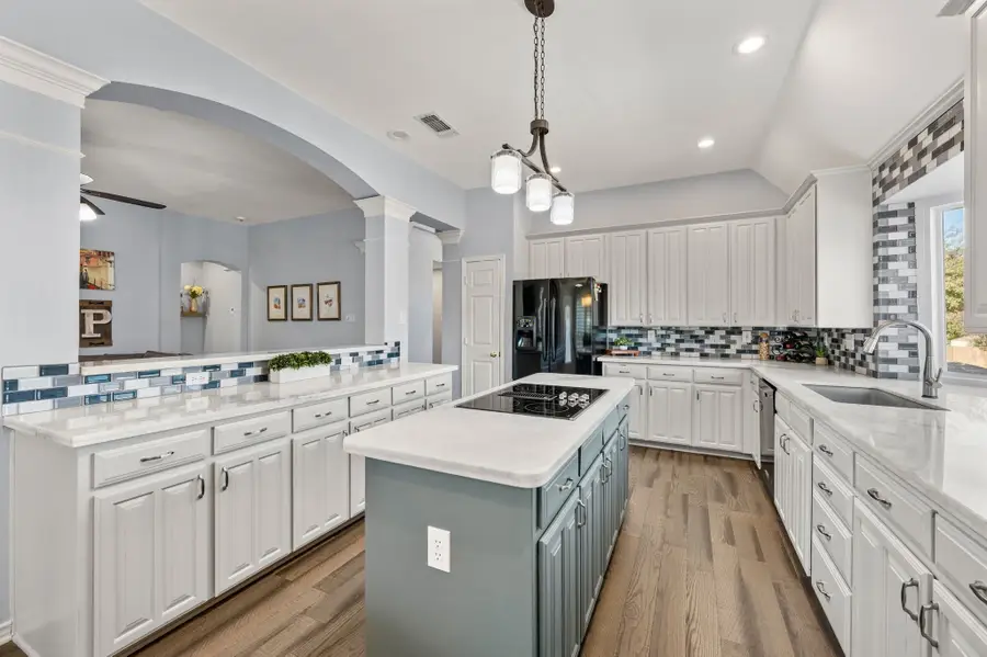 8608 Twisted Oaks Way, North Richland Hills, TX 76182 - Image #3