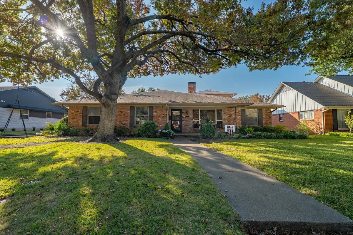 10042 Edgecove Drive, Dallas, TX 75238 - Image #1
