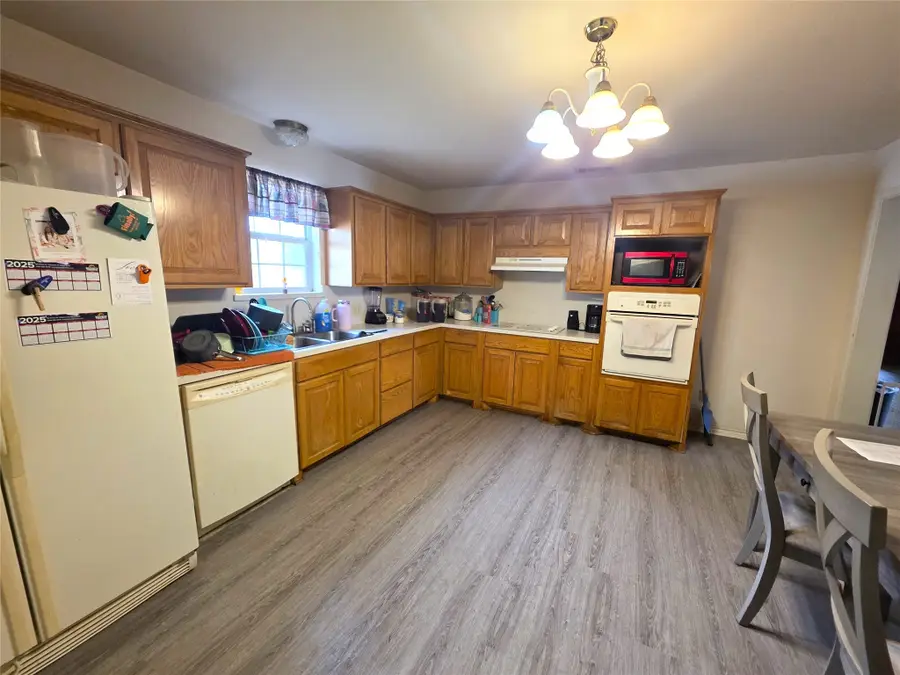 305 N Neches Street, Whitney, TX 76692 - Image #3