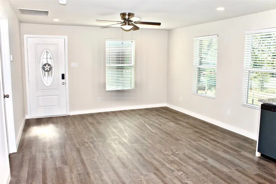 1616 Cleveland Street, Greenville, TX 75401 - Image #2