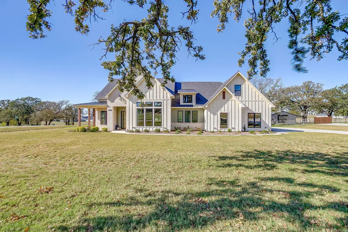 2001 Pinetree Post, Weatherford, TX 76087 - Image #1