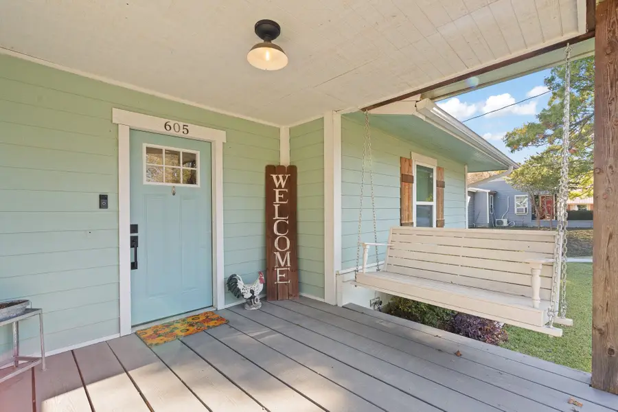 605 S 3rd Street, Grandview, TX 76050 - Image #2