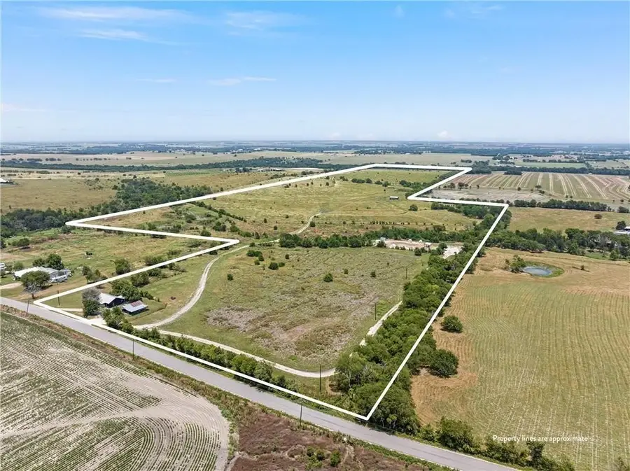 3911 Southwinds Drive, Lorena, TX 76655 - Image #2