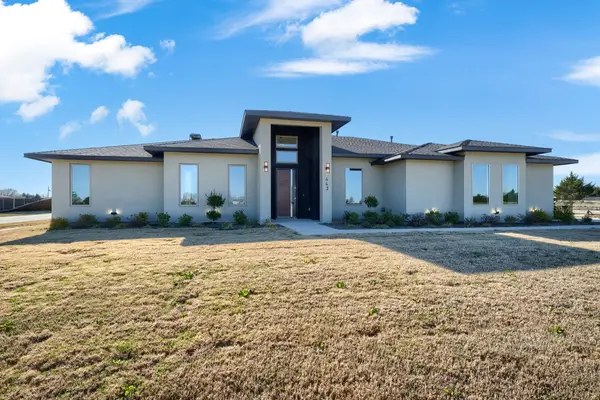 443 Whispering Way, Red Oak, TX 75154