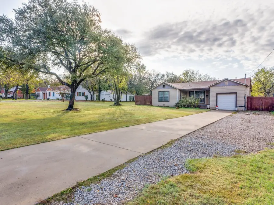 2748 Timberline Drive, Fort Worth, TX 76119 - Image #3