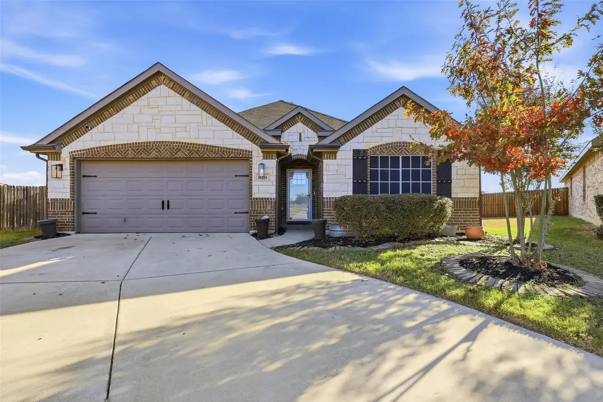 10329 Kingspoint Boulevard, Fort Worth, TX 76140 - Image #1