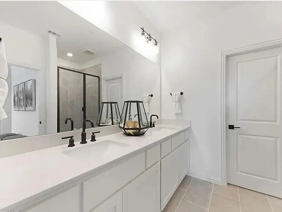 6200 Kings Path, North Richland Hills, TX 76180 - Image #2