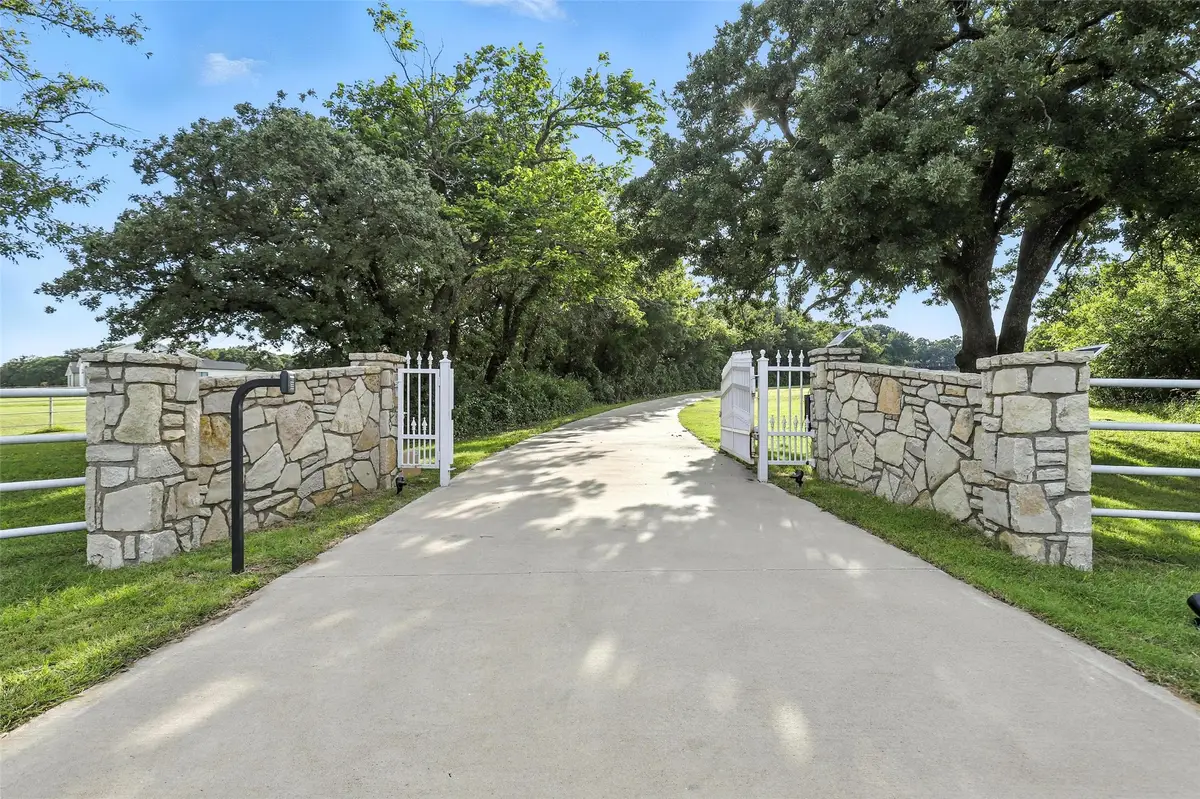 10501 County Road 1016, Burleson, TX 76028 - Image #1