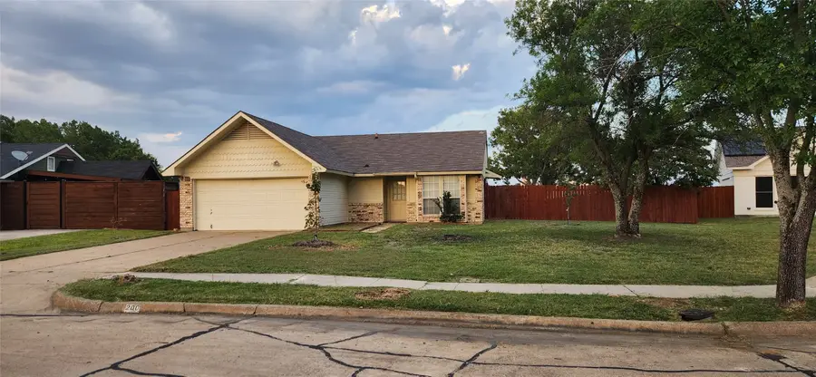 200 Seagull Court, Irving, TX 75060 - Image #2
