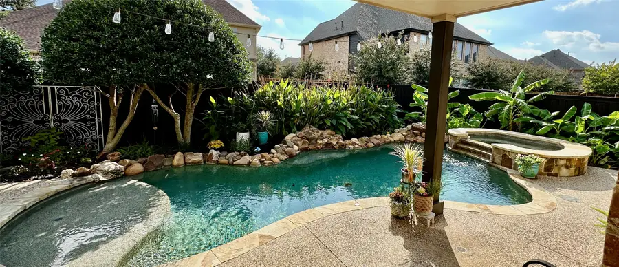 819 Shady Meadow Drive, Highland Village, TX 75077 - Image #2