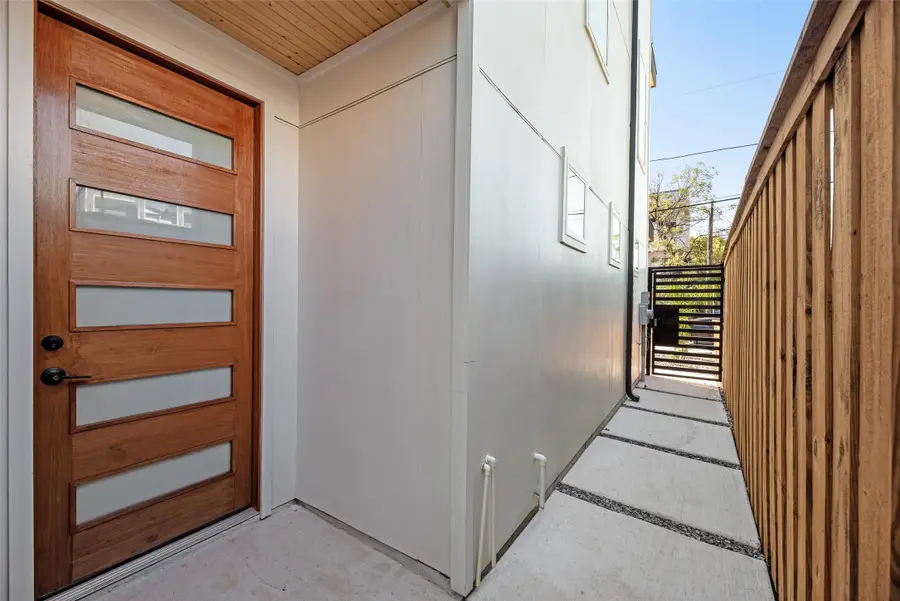 1121 Muncie Avenue, Dallas, TX 75212 - Image #3