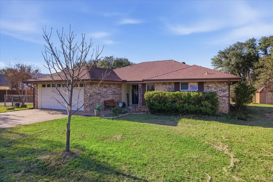 309 De La Cruz Street, Weatherford, TX 76085 - Image #2