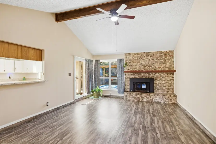 309 De La Cruz Street, Weatherford, TX 76085 - Image #3