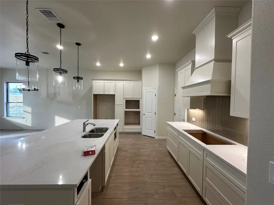 130 Lasso Loop, Lorena, TX 76655 - Image #3