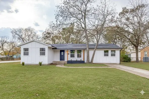 1402 N Ricketts Street, Sherman, TX 75092