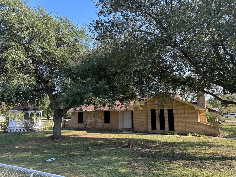 137 Oakview Circle, Waco, TX 76705 - Image #3