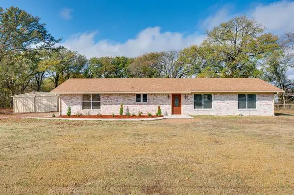 815 Clarksville Road, Bogata, TX 75417