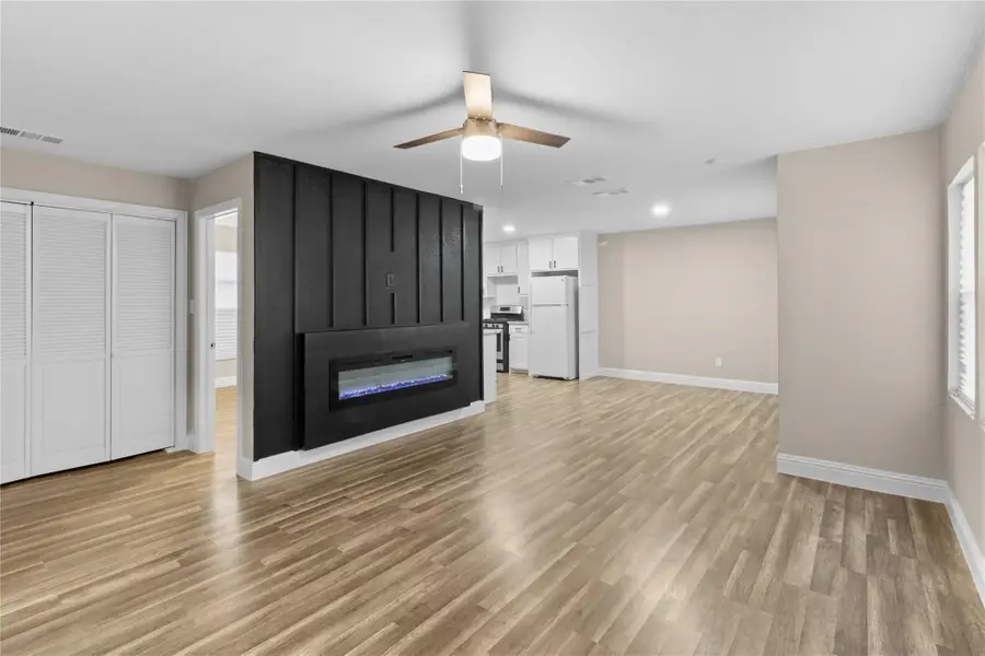 2907 Clinton Avenue, Fort Worth, TX 76106 - Image #2