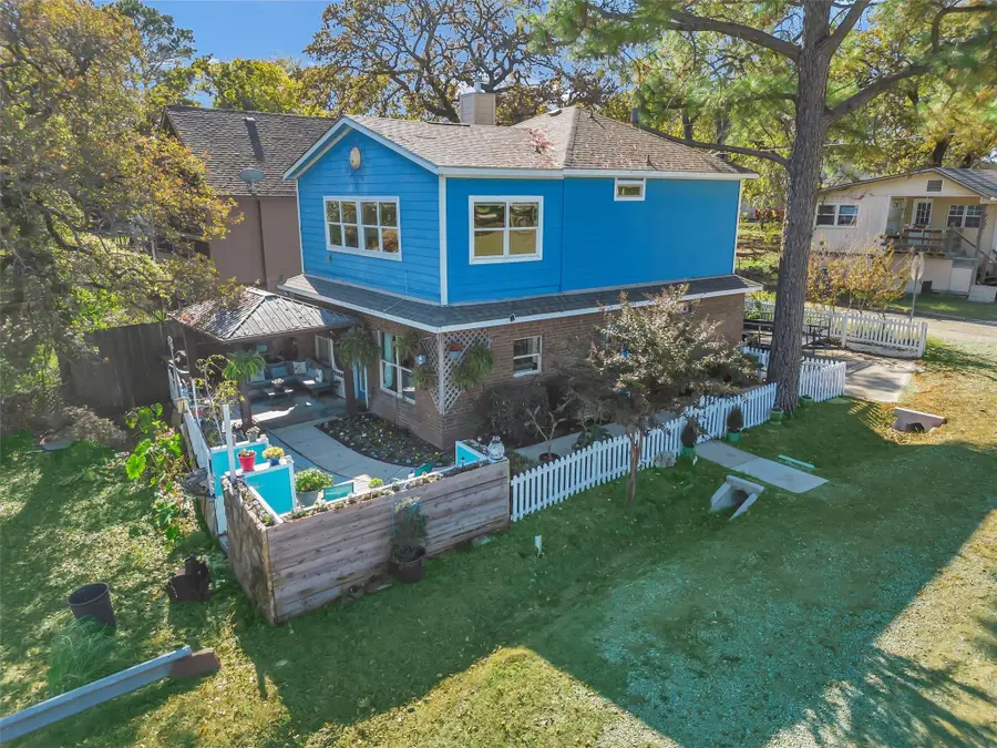 560 Jay Street, Shady Shores, TX 76208 - Image #2