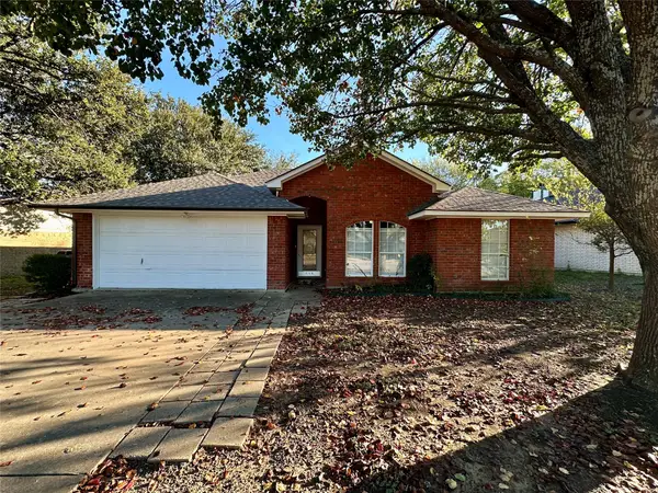 205 N Meadowview Drive, Waxahachie, TX 75165