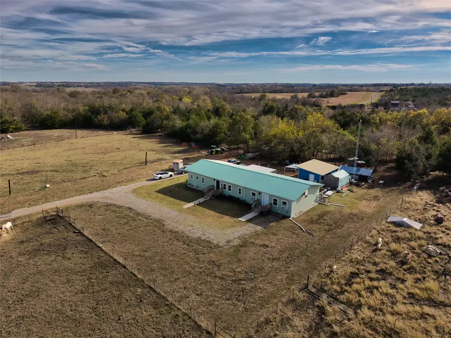 8676 Fm 697, Whitewright, TX 75491 - Image #2